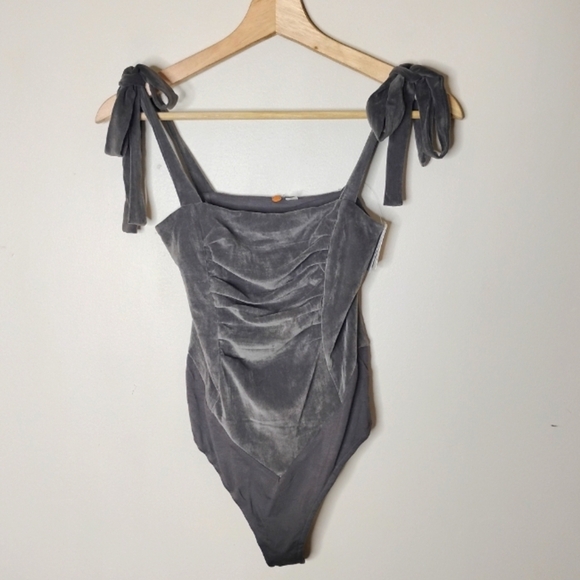 Free People One Haven Velvet Bodysuit Tie Shoulders Earthy Neutral Size XS NWT - Picture 4 of 14